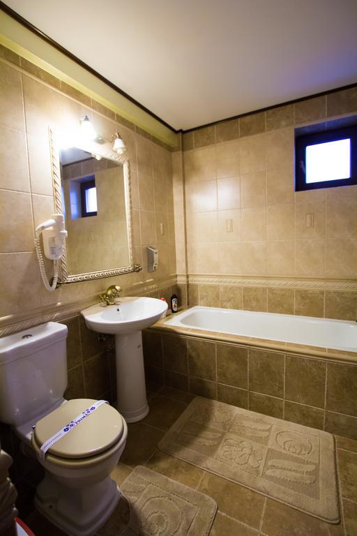 Casa-Le-Baron Apartment Satu-Mare Room photo